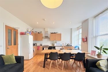 5 bed flat, Belle Grove Terrace, Spital Tongues, Newcastle, NE24LL - Image 1